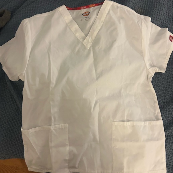 Medium white dickies scrub top - Picture 1 of 2